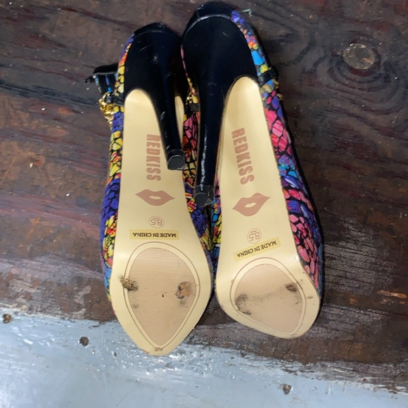 Shoes - Picture 4 of 4